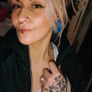 Meet your Posher, Goldie